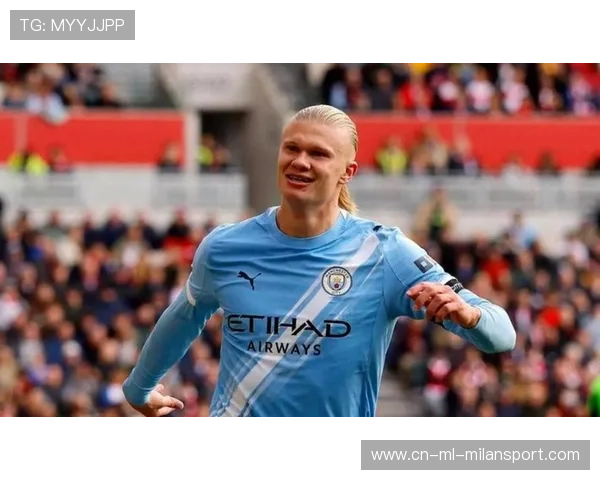 曼城哈兰德门前机敏补射再下一城